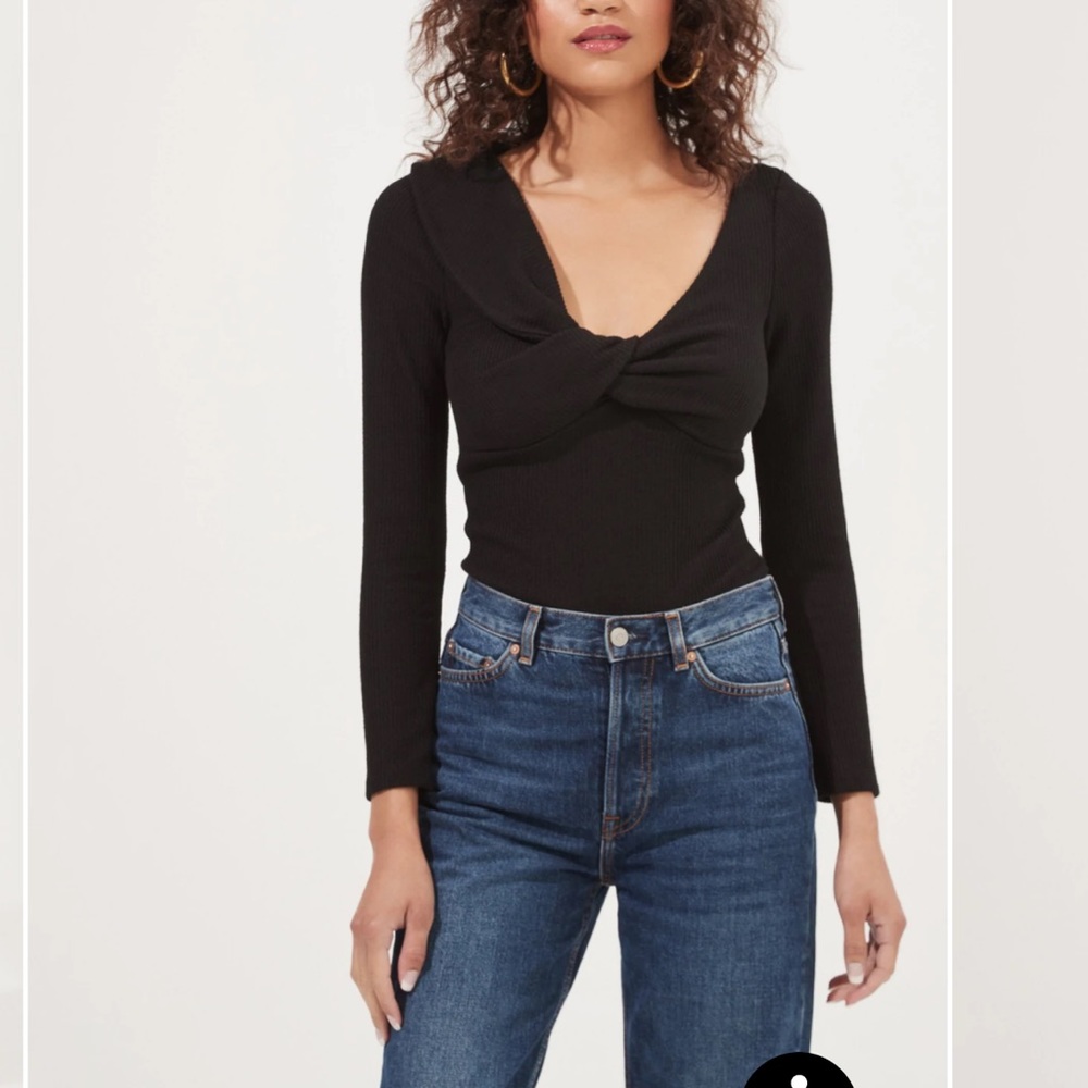 ASTR IGGY TWIST FRONT LONG SLEEVE BODYSUIT